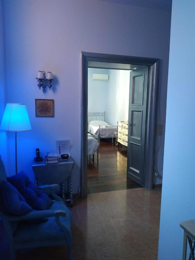 Around The Corner Colosseo B&B Roma Eksteriør bilde