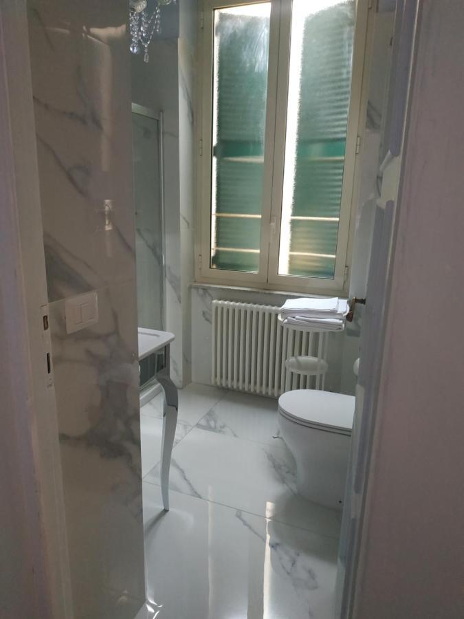 Around The Corner Colosseo B&B Roma Eksteriør bilde