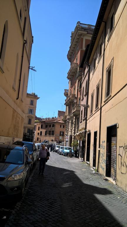 Around The Corner Colosseo B&B Roma Eksteriør bilde